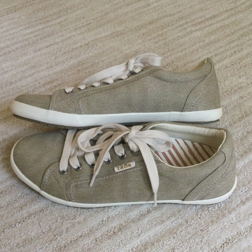 Taos Footwear Beige Canvas Sneakers with White Soles - Picture 2 of 16